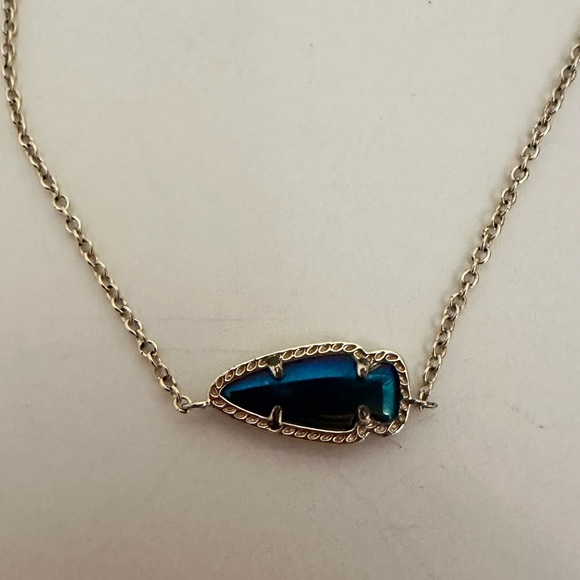 Kendra Scott Skylie Black Iridescent and Gold Chain Necklace - Picture 5 of 10